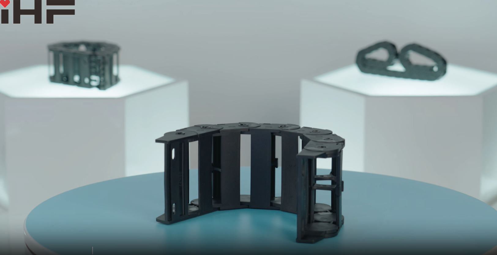 Precisione in movimento: come le catene portacavi in ​​nylon migliorano l'affidabilità dell'automazione moderna